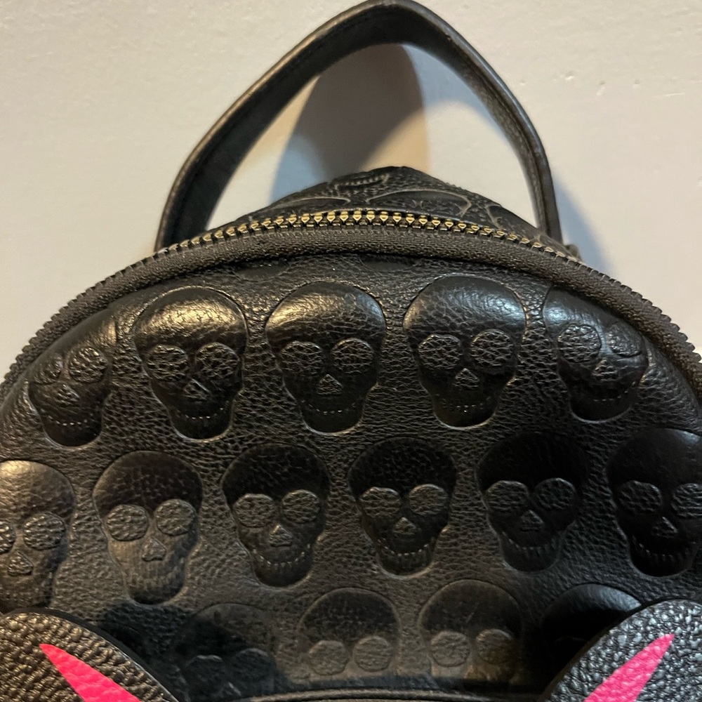 Betsey Johnson Leather Black Skulls Floral Lined Mini Backpack Colorful Dog. - Picture 2 of 9